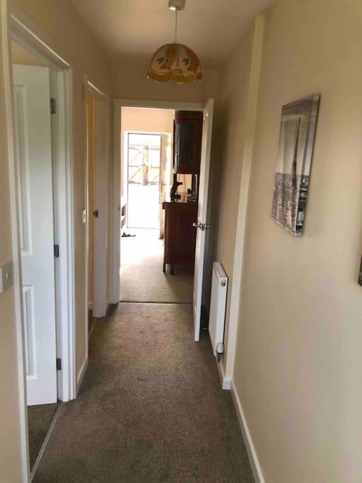Entire Guest Suite With Gated Property Broad Blunsdon Exteriör bild