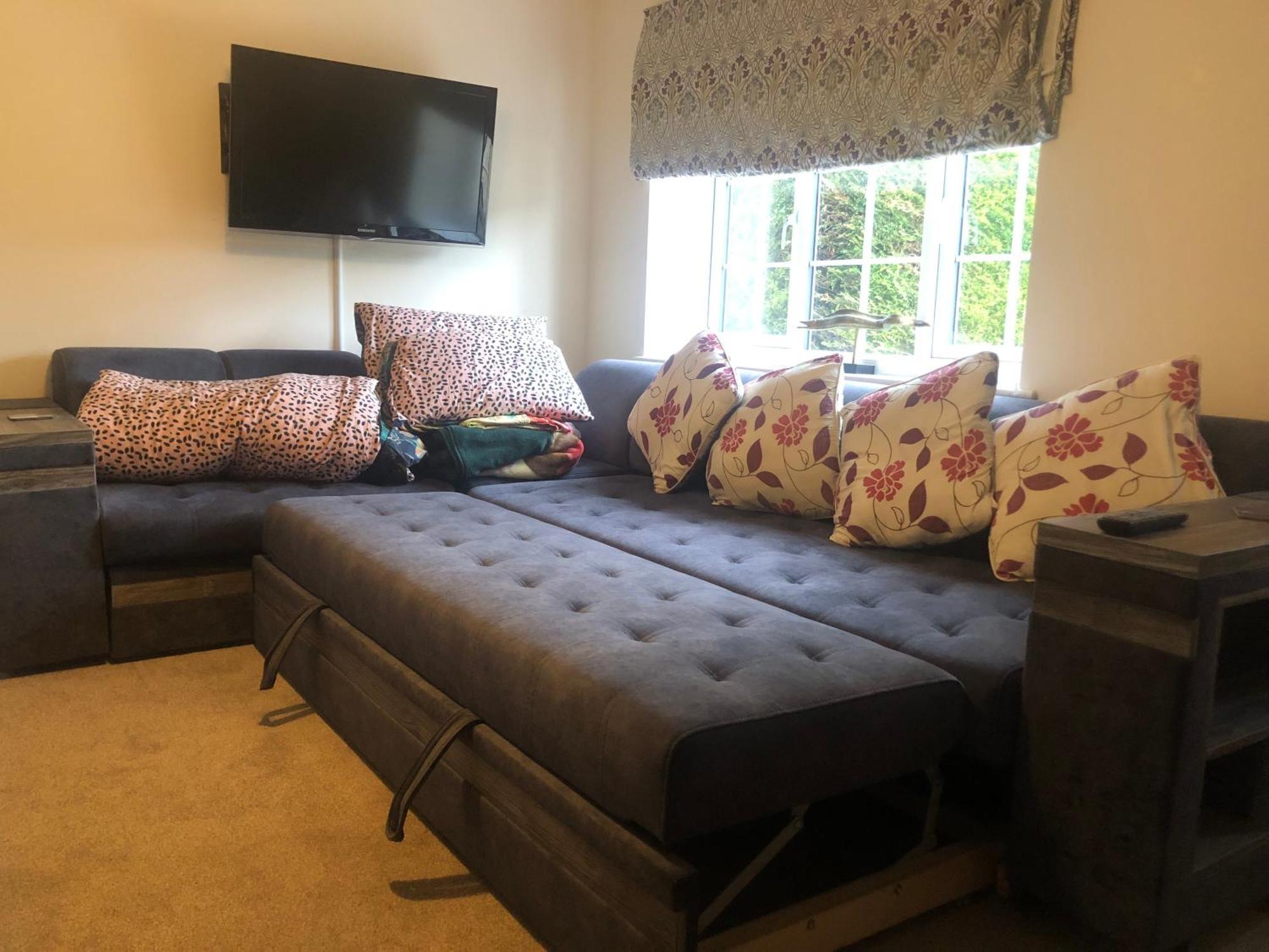 Entire Guest Suite With Gated Property Broad Blunsdon Exteriör bild